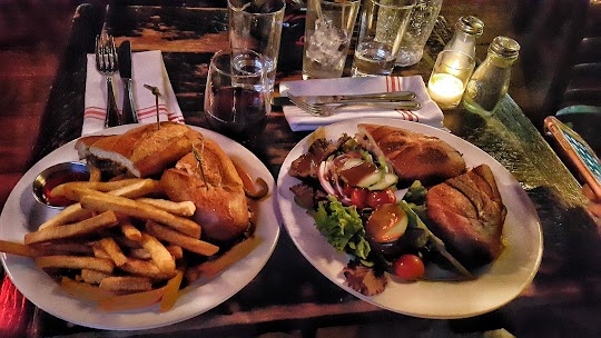 Stone Street Tavern interior