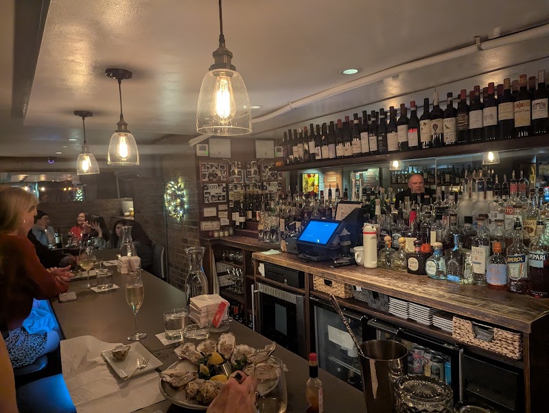 8th St Wine Cellar exterior