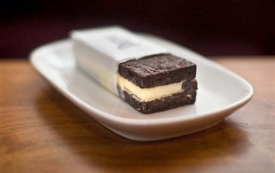 Ardesia Wine Bar interior