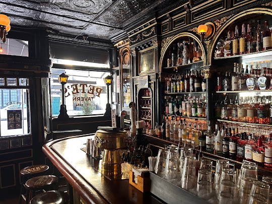Pete's Tavern exterior
