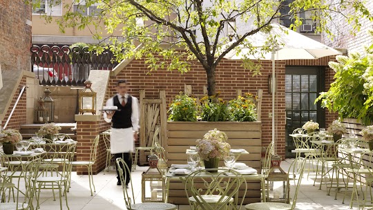 Crosby St Hotel exterior